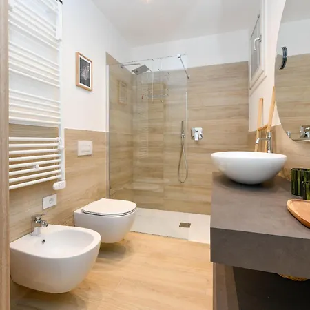 Mgh Luxury - Vivere Il C05 * Desenzano del Garda